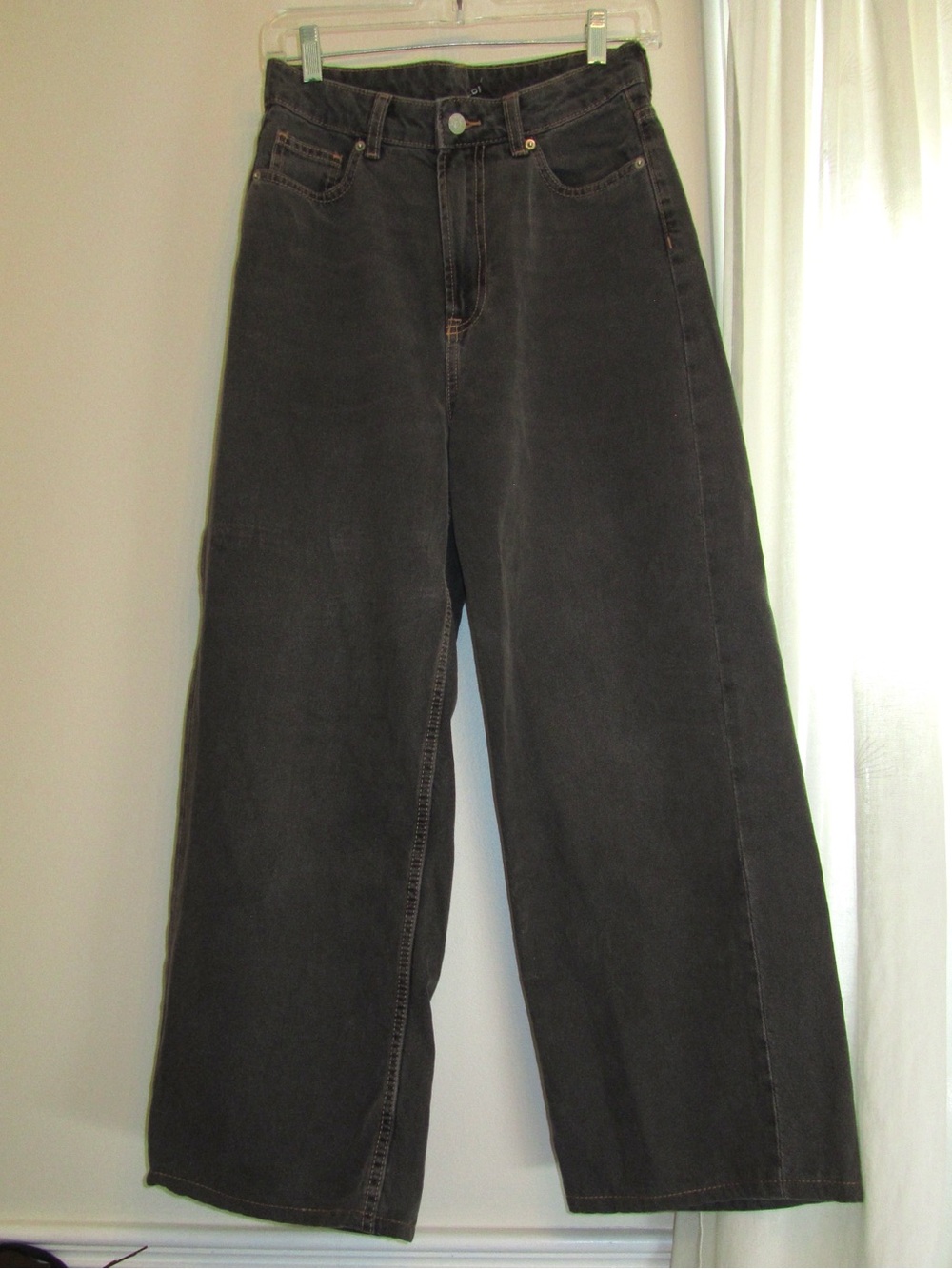 Divided Wide-Leg High-Rise Jeans in Charcoal